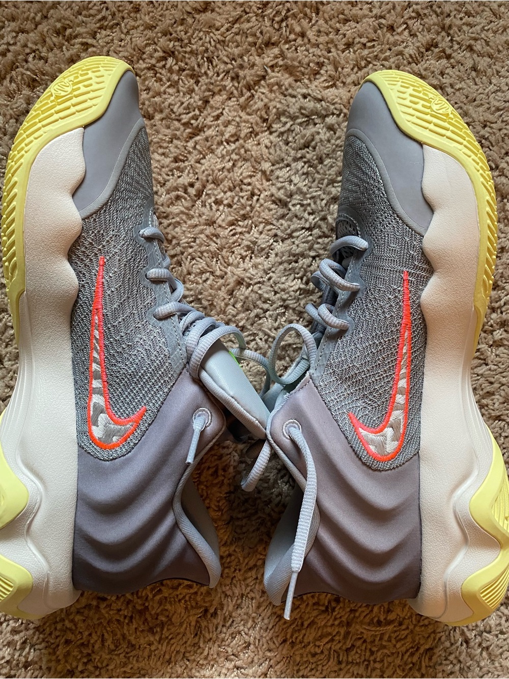 NEW IN BOX 10.5 Men’s Nike Gray Sneakers with Yellow Soles and Orange Swoosh